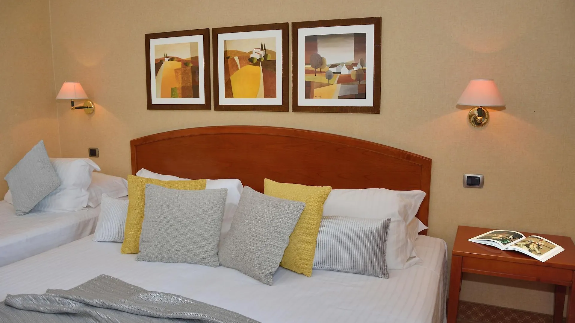 Hotel Apogia Lloyd Roma