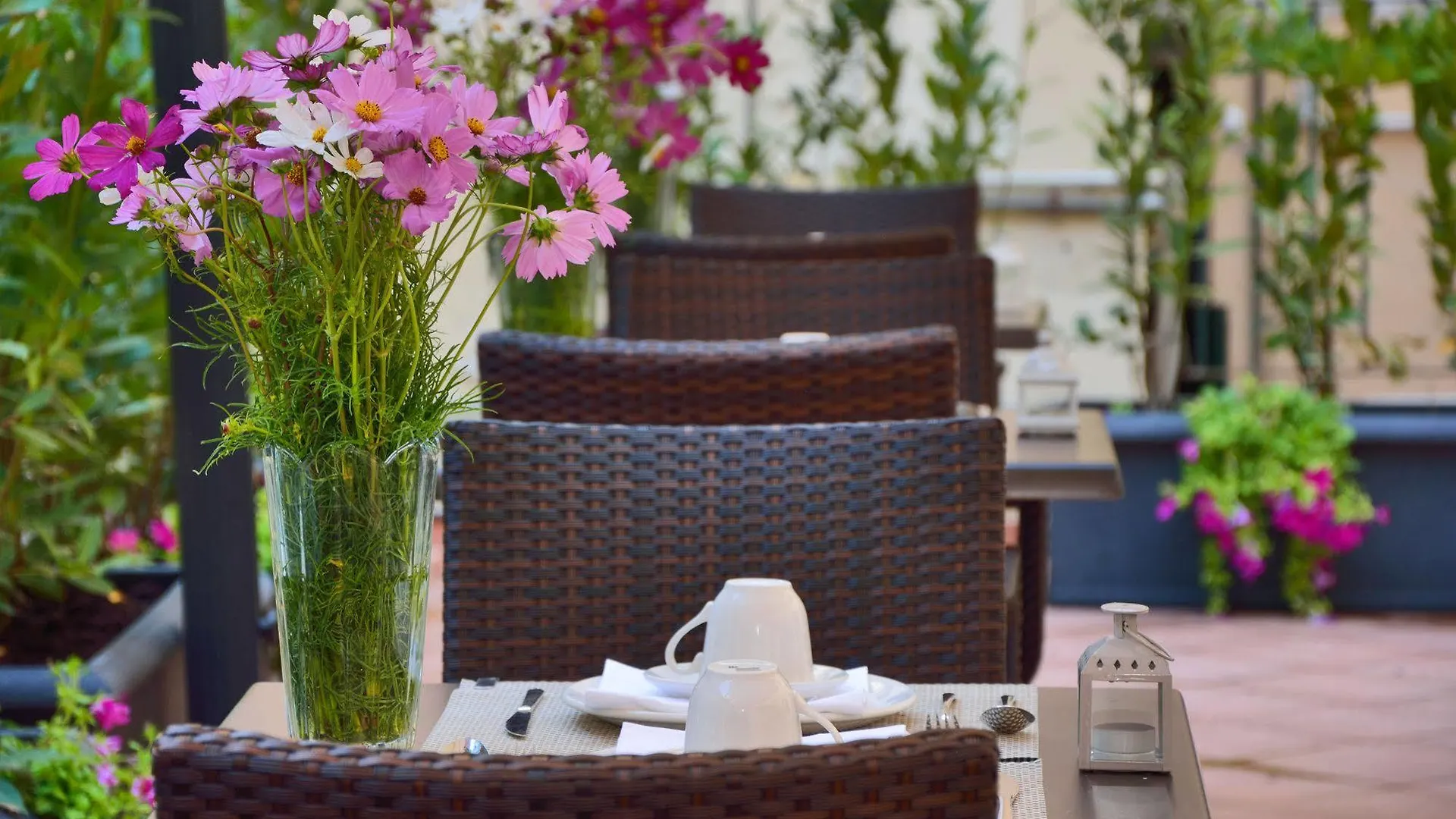 ***  Hotel Apogia Lloyd Roma Italia