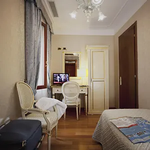 https://ca-doro.hotelinveneto.com