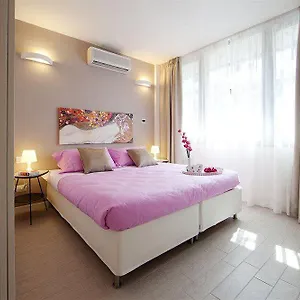 https://la-farina-apartments.it-tuscanyhotel.com