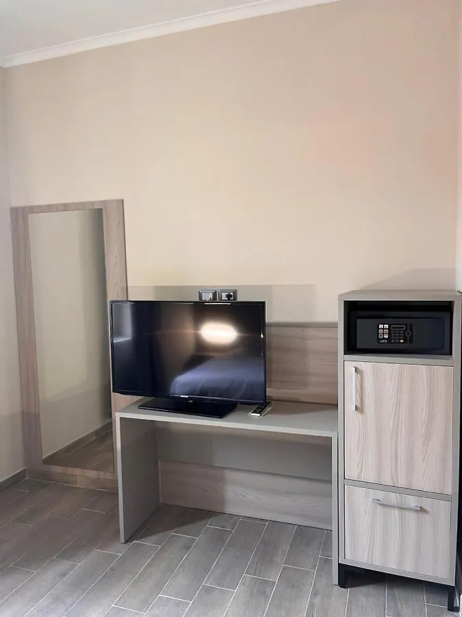 Lh Hotel Lloyd Roma  Rome