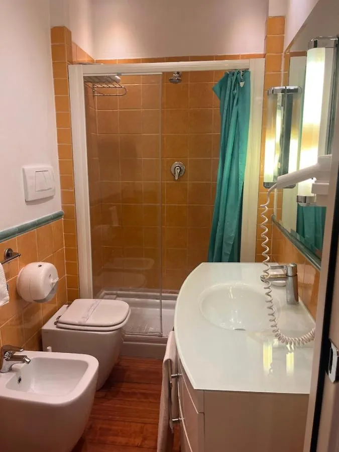Lh Hotel Lloyd Roma 3*, Rome