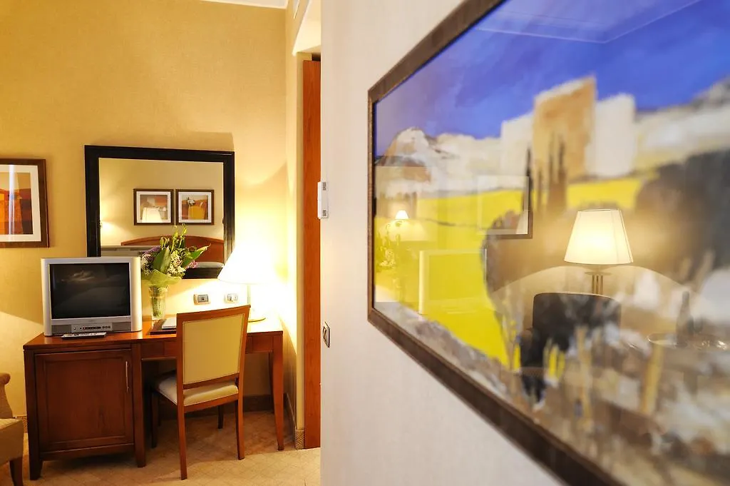Lh Hotel Lloyd Roma  Rome